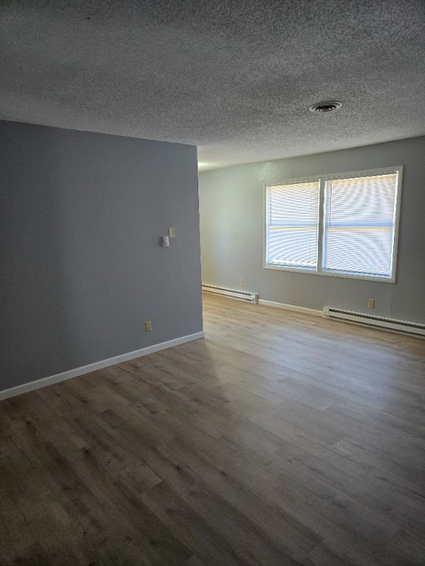 Building Photo - 518 6th Ave