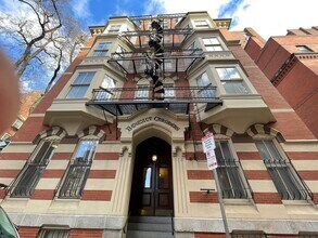 Building Photo - 3 Spruce St