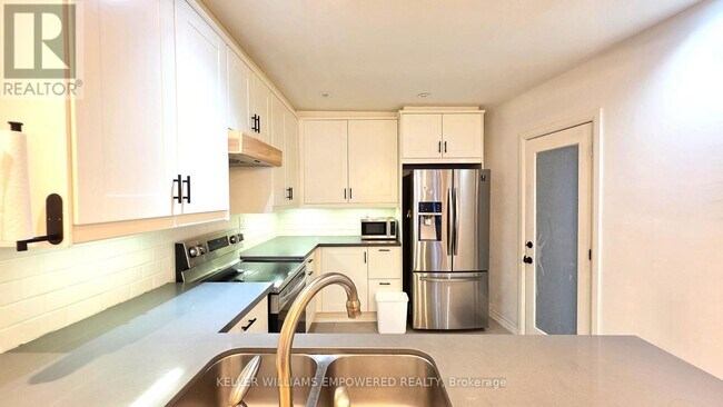 Photo du bâtiment - 583 Old Weston Rd