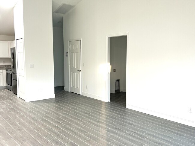 Building Photo - 5797 NW Coosa Dr