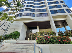 Building Photo - 6770 Hawaii Kai Dr