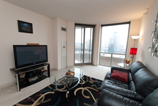 Foto del edificio - 222 N Columbus Dr