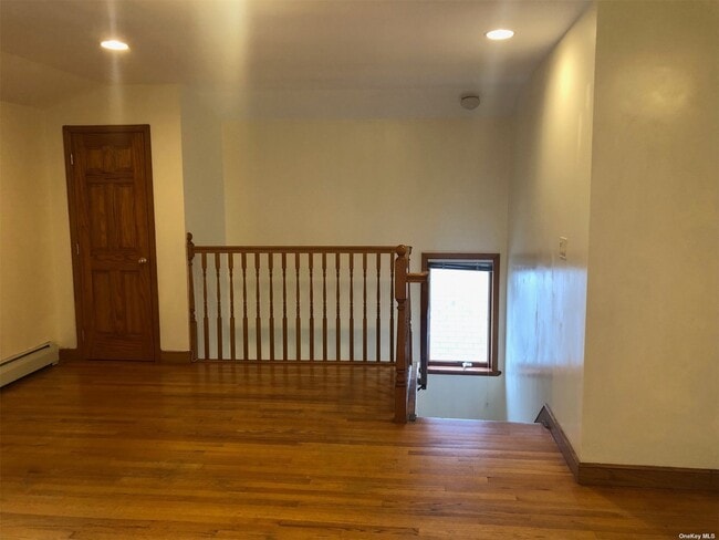 Building Photo - 164-46 77th Ave