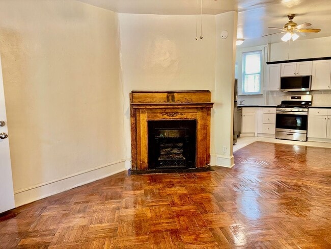 Building Photo - 216 S 46th St