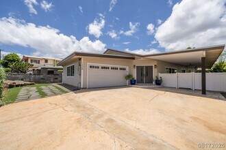 Building Photo - 1238 Haloa Dr