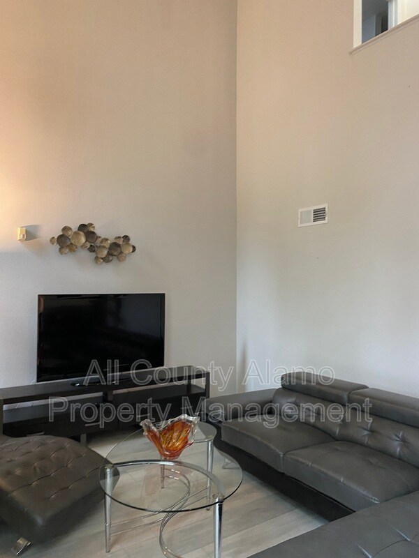 Foto del edificio - 8907 Willmon Way