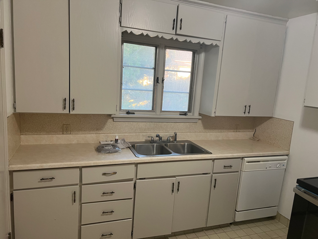 Foto del edificio - 641 S 38th St