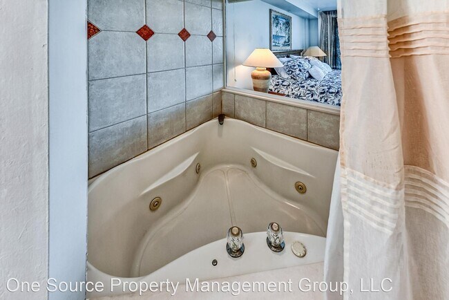 Foto del edificio - 1 br, 1 bath House - 8771 Estero Blvd #406