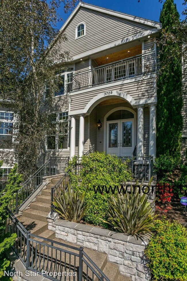 Foto del edificio - 6 br, 5.5 bath House - 3705 Fairhaven Dr