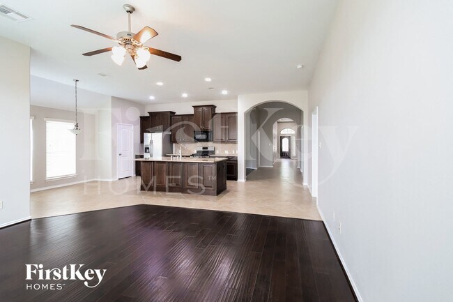Foto del edificio - 26122 Serenity Oaks Dr