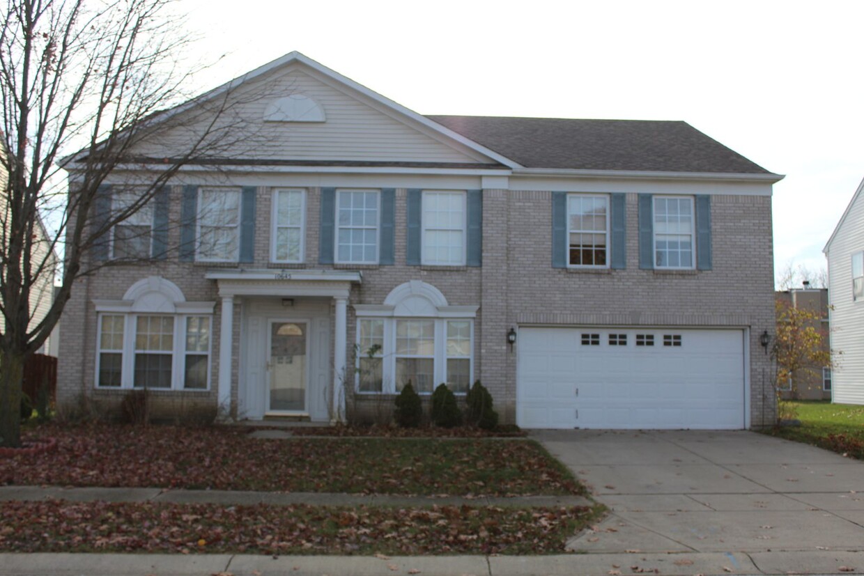 Foto principal - Huge 4 Bedroom Home in Avon Schools!