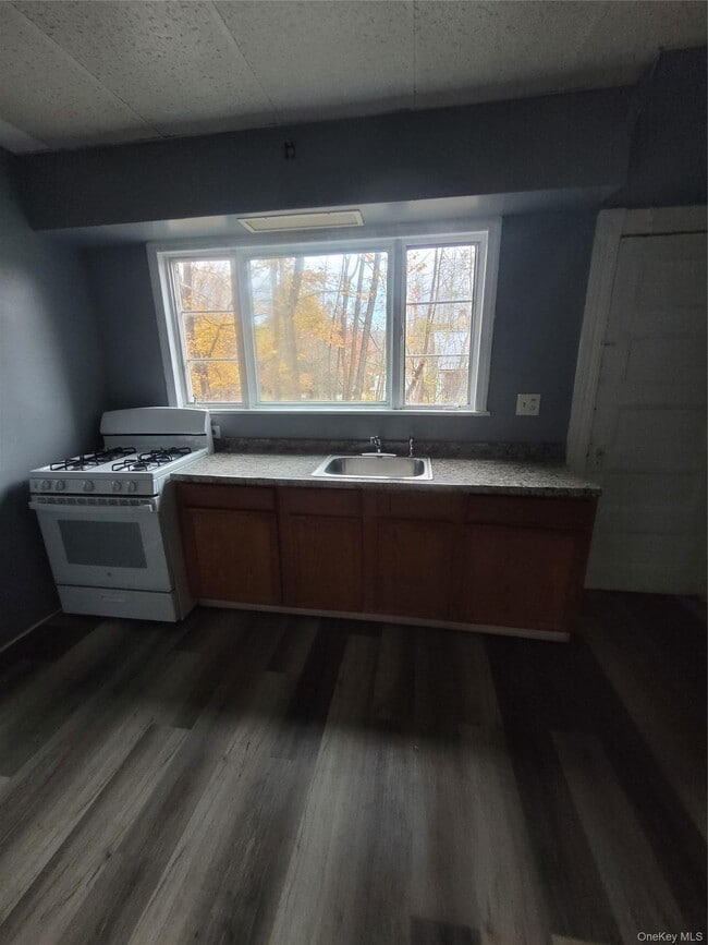 Foto del edificio - 90 Champlin Ave