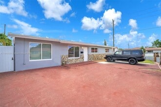 Building Photo - 3341 SW 94th Ct