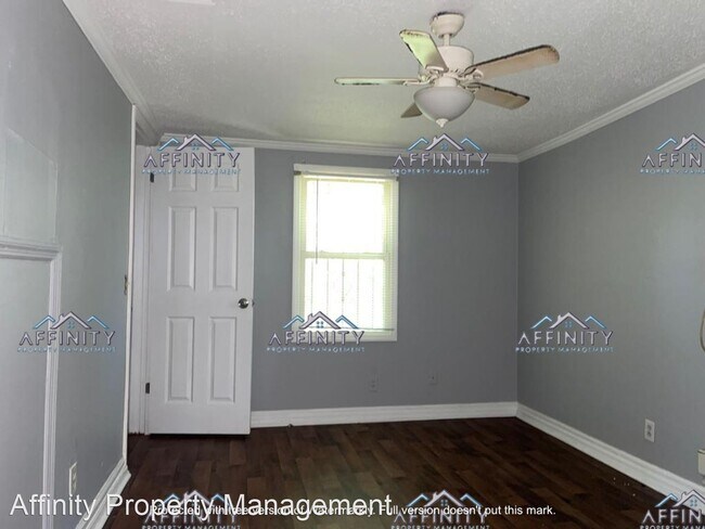 Building Photo - 1 br, 1 bath House - 932 Summit Ave REAR