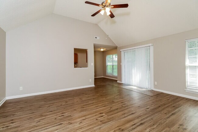 Foto del edificio - 7807 Lobilia Ln