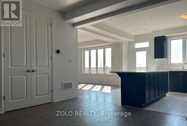 Building Photo - 77 Suzuki St