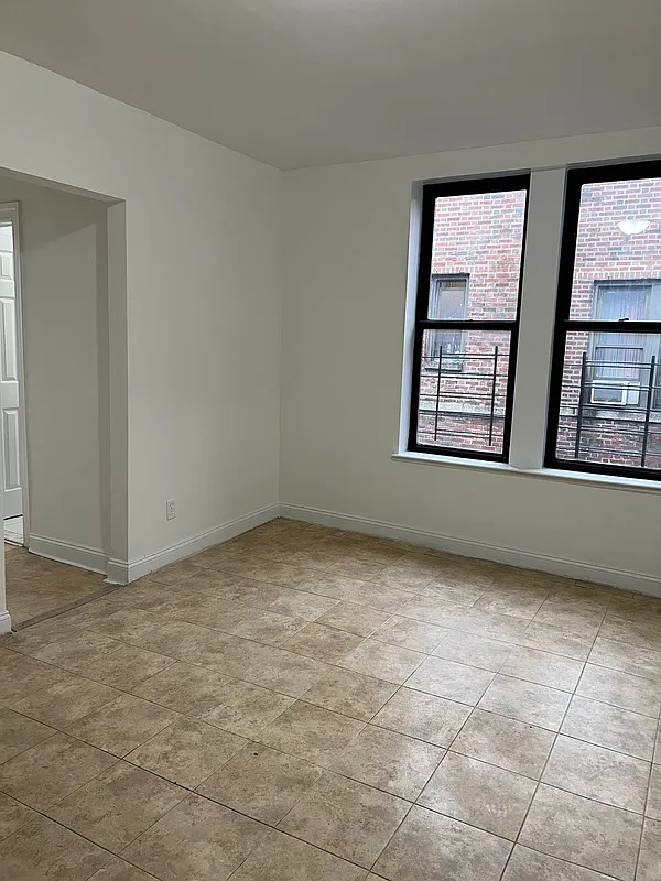 Building Photo - 2095 Grand Concourse