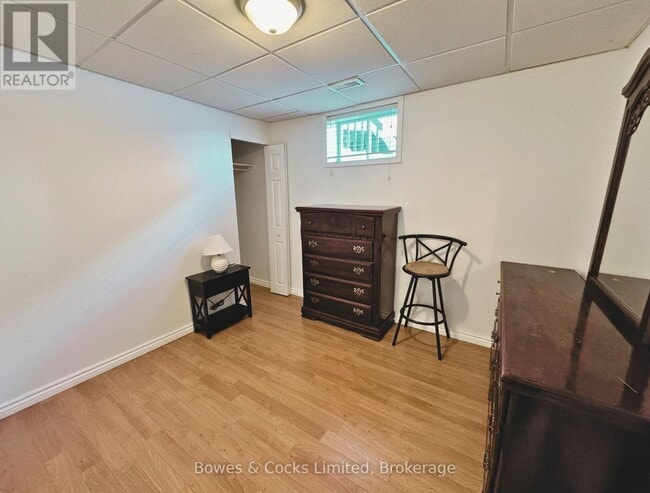 Photo du bâtiment - 350 Braidwood Ave