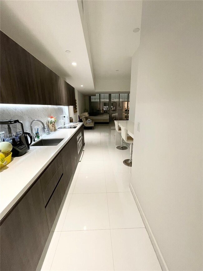 Foto del edificio - 851 NE 1st Ave