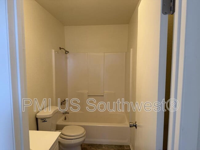 Building Photo - 364 Rio Grande Ct