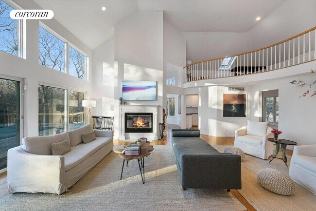 Foto del edificio - 23 Laurel Hill Ln