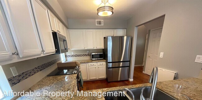 Building Photo - 3 br, 2.5 bath House - 1108 Vista Pointe Cir