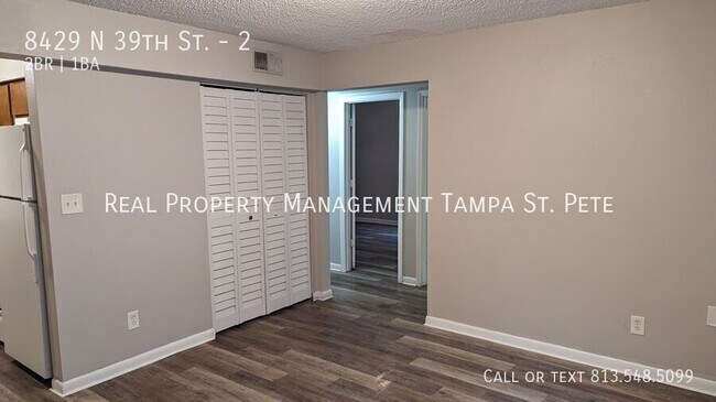 Foto del edificio - 8429 N 39th St