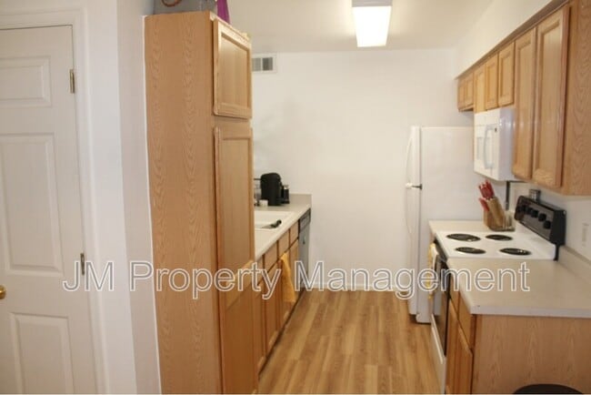 Foto del edificio - 10784 W 63rd Pl
