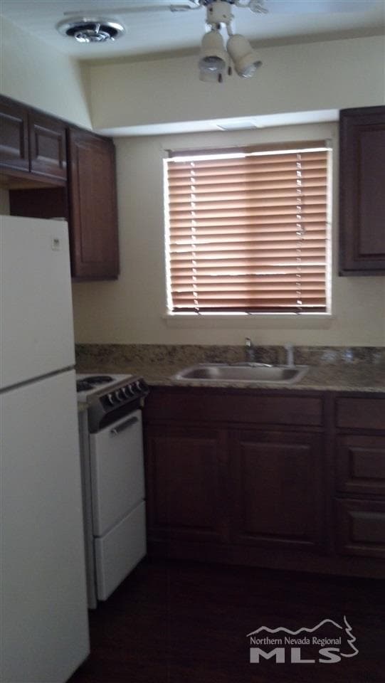 Building Photo - 720 Plumas St