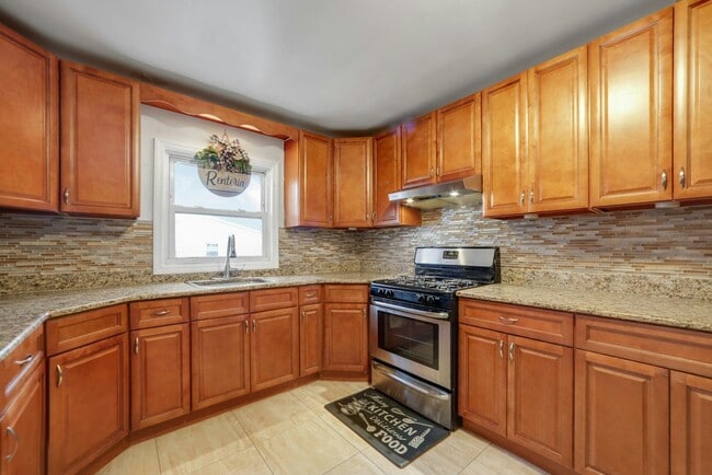 Foto del edificio - 1306 70th St