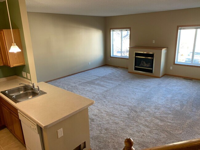 Foto del edificio - 2 Bed/1.5 Bath Townhome- Cottage Grove- Av...