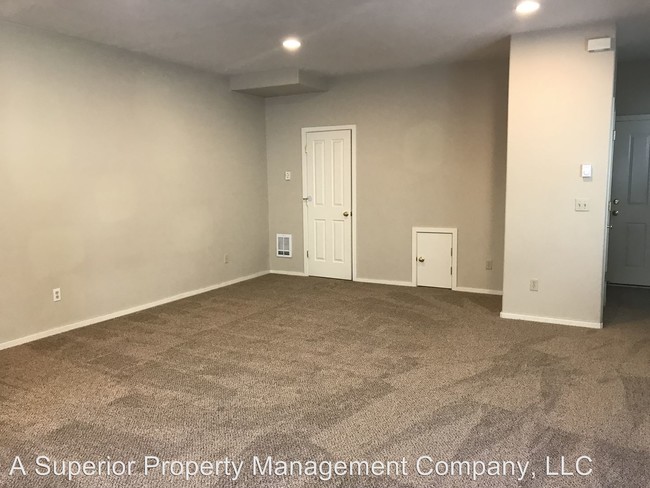 Building Photo - 1731 NE Lotus Dr