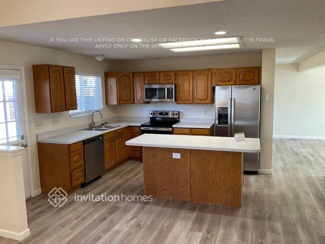 Foto del edificio - 3420 Birnamwood Dr