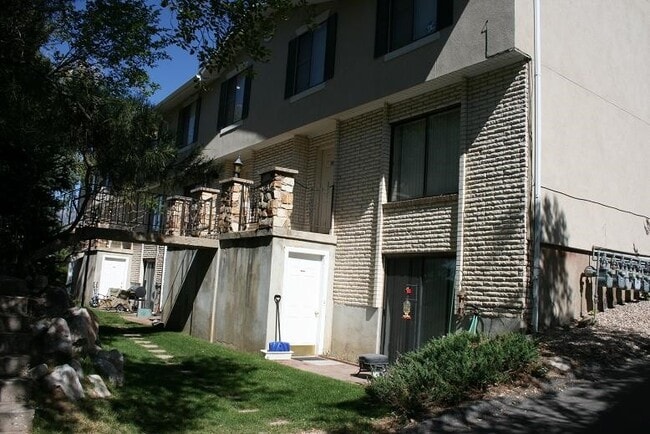 Foto del edificio - 720 East Side Dr