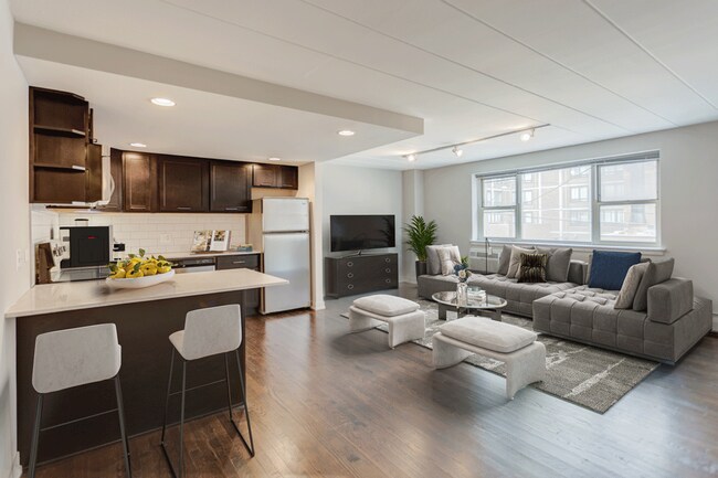 Foto del edificio - 6119 N Kenmore Ave