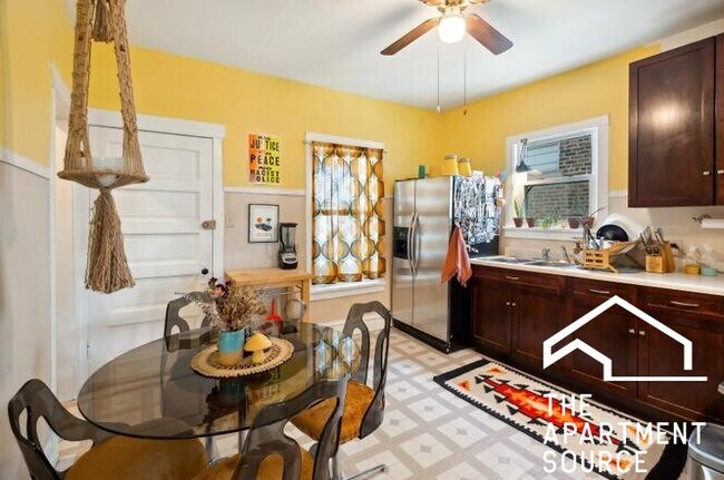 Foto del edificio - 5128 W Henderson St