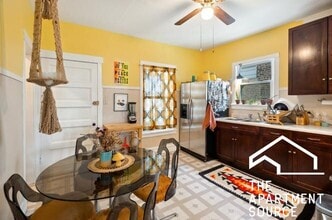 Building Photo - 5128 W Henderson St