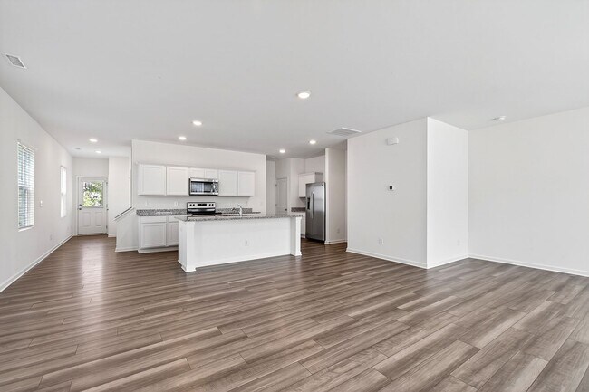 Foto del edificio - Charming 3BR End-Unit Townhome in Wake Forest!