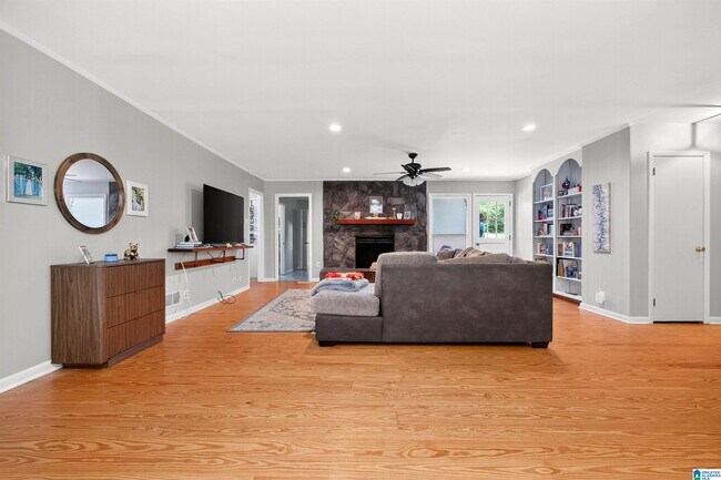 Foto del edificio - 1112 Blue Ridge Blvd