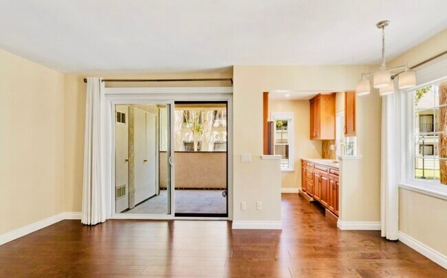 Foto del edificio - 8536 Summerdale Rd