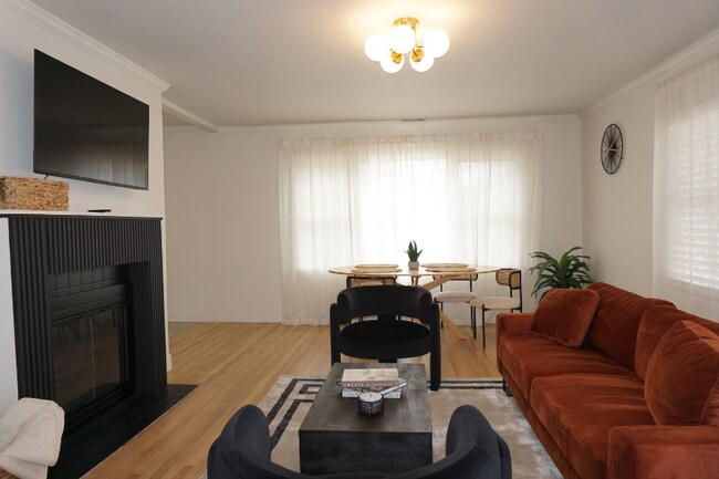 Building Photo - 326 Wilkinson Dr SE