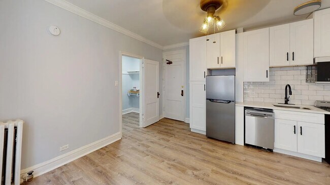 Foto del edificio - 2119 N Sedgwick St