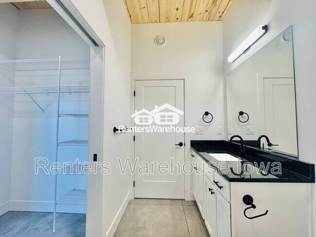 Foto del edificio - 2701 Ingersoll Ave