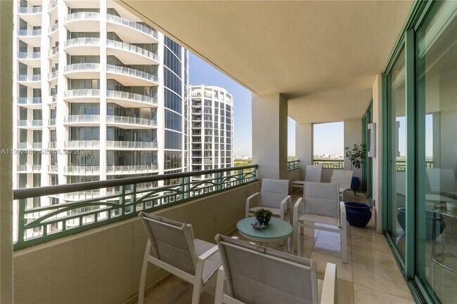 Building Photo - 3400 SW 27th Ave