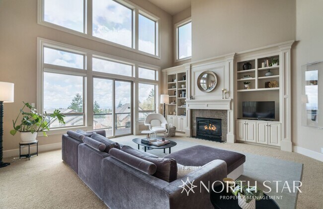 Building Photo - Amazing Views in Forest Heights