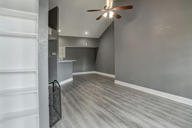 Building Photo - 2121 El Paseo St