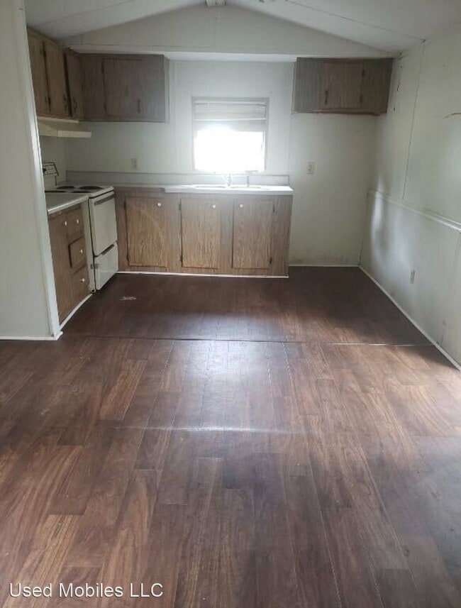 Building Photo - 2 br, 1 bath House - 539 Coconut Circle