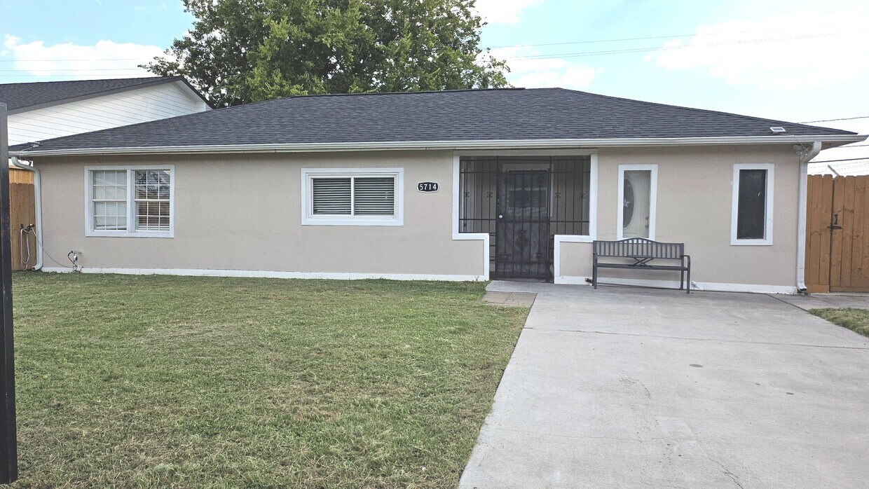 Foto principal - 5714 Southwind St