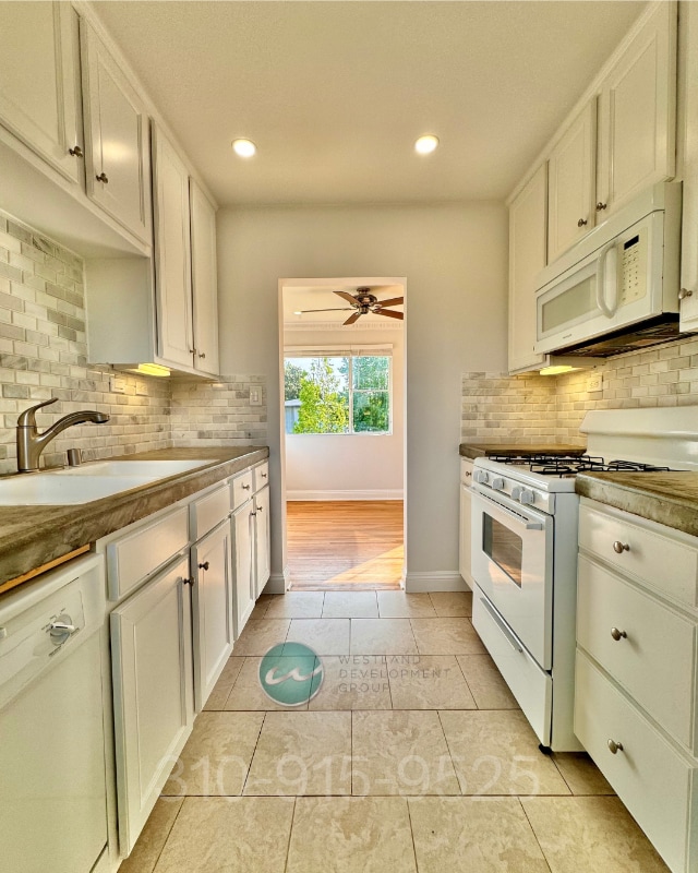 Photo - 3166 S Barrington Ave Apartment