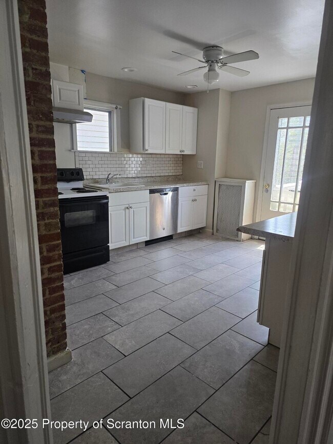 Foto del edificio - 908 Richmont St